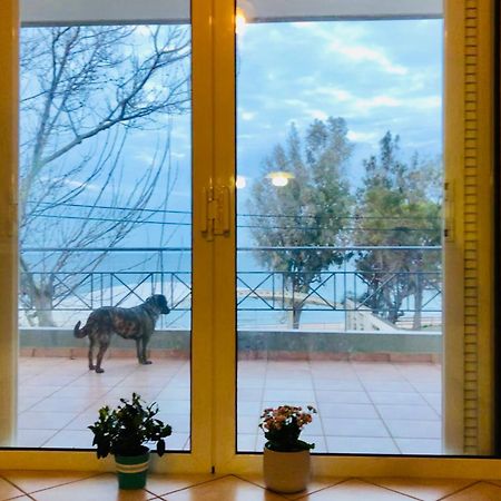 Вілла Chloe'S Sunrise Beach House Афіни Екстер'єр фото
